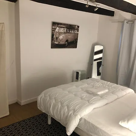 Appart Hotel Le Victor Hugo 3 G Sa Pizza Offerte Aurillac Exterior photo